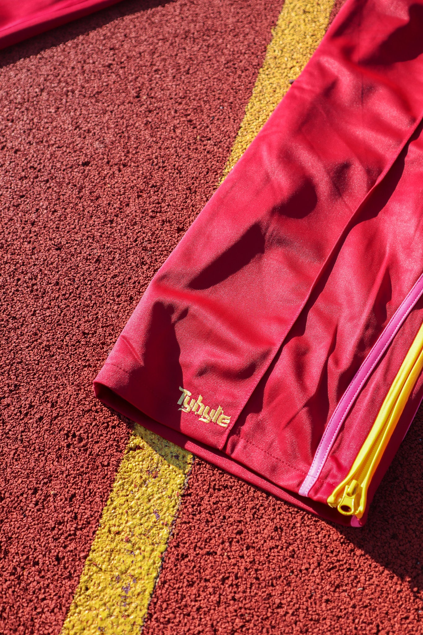 track pants - red